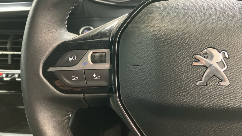 Peugeot 208 1.2 PureTech 100 Active Premium 5dr Petrol Hatchback